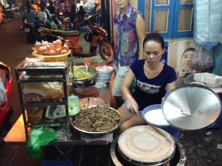 Bánh Cuốn Đặc Biệt – Eating Saigon!